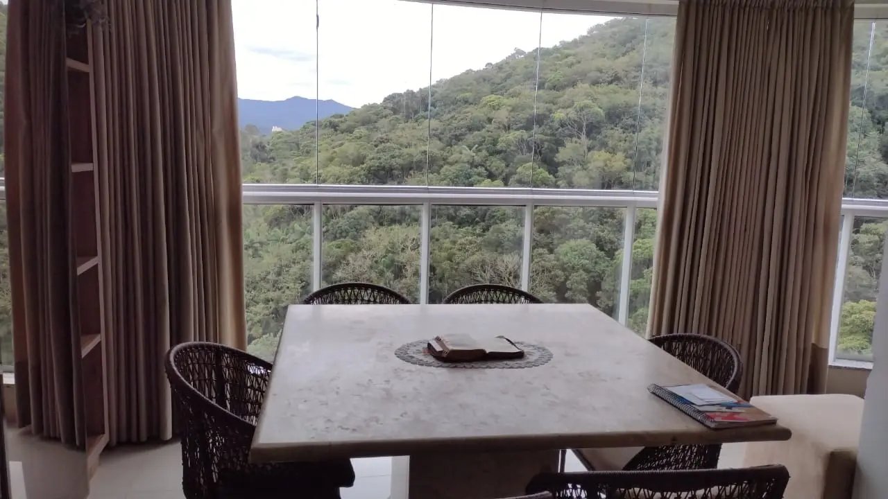 048dbfe1-8341-4d2c-a616-f38531312486